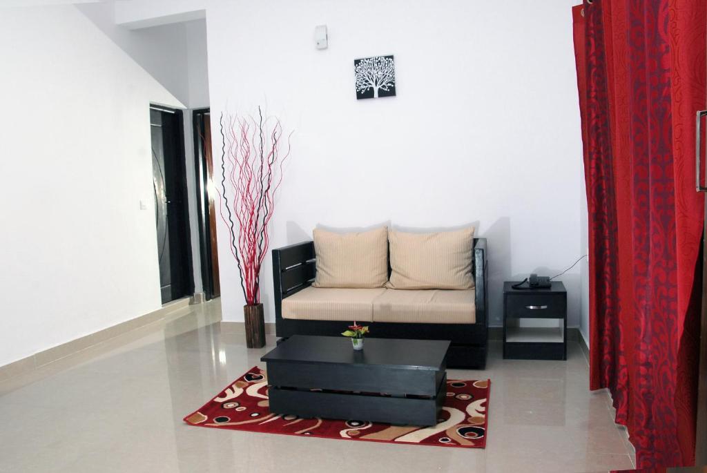 Varsha Enclave Serviced Apartment Májszúr Kültér fotó